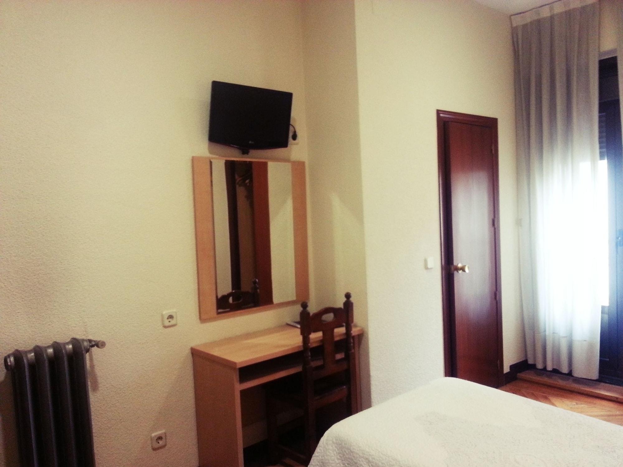 Hostal Avenida Madrid Exteriör bild