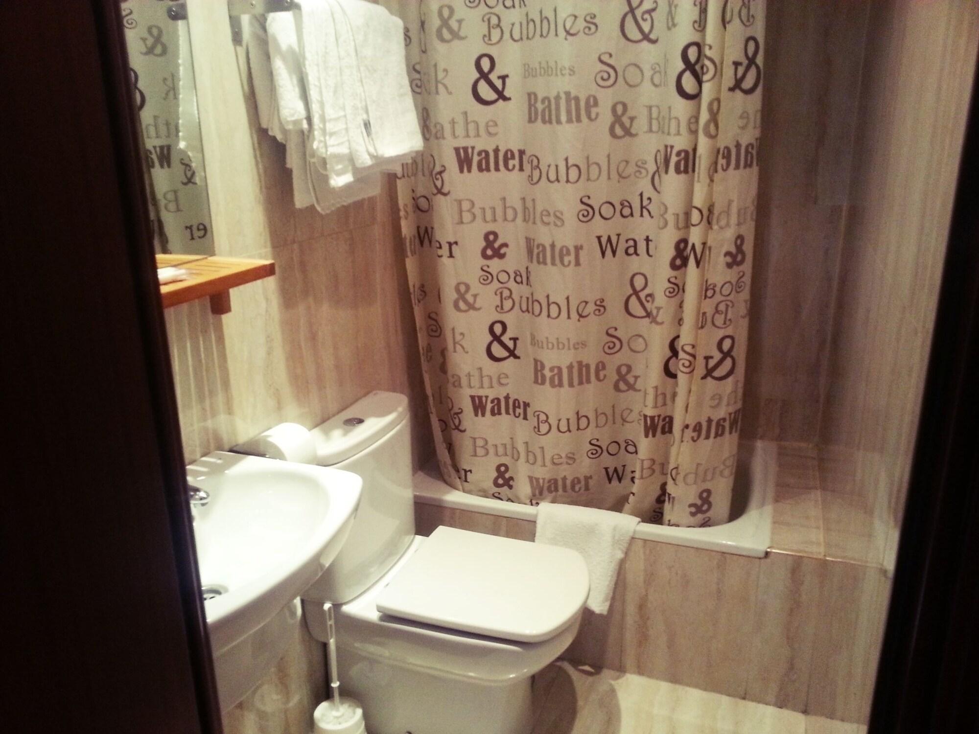 Hostal Avenida Madrid Exteriör bild