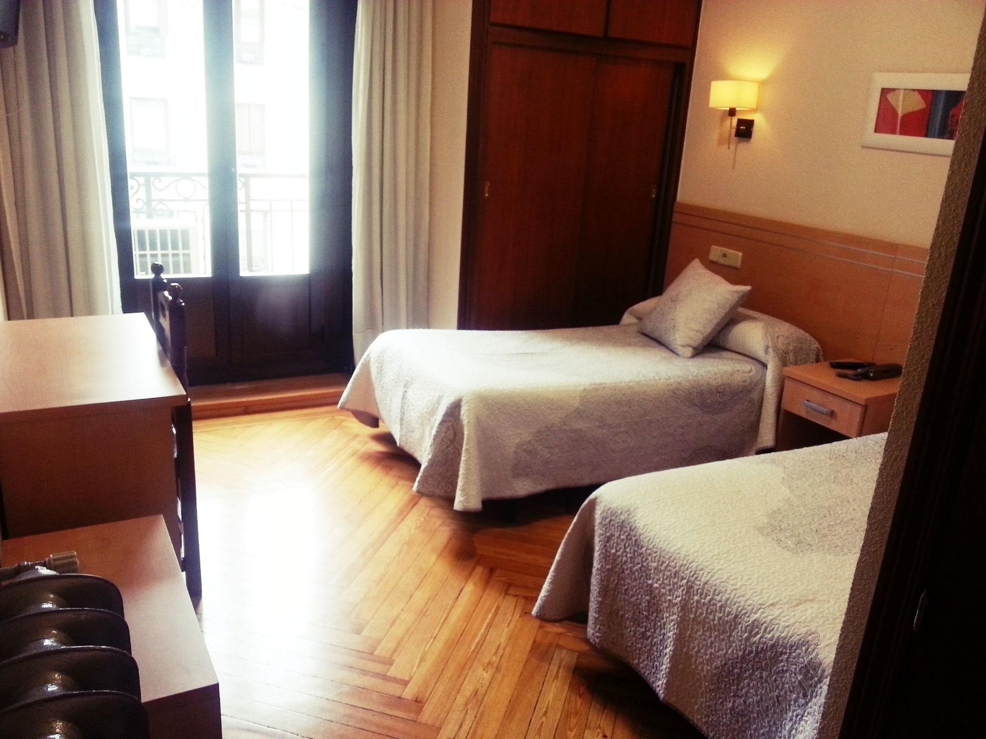 Hostal Avenida Madrid Exteriör bild