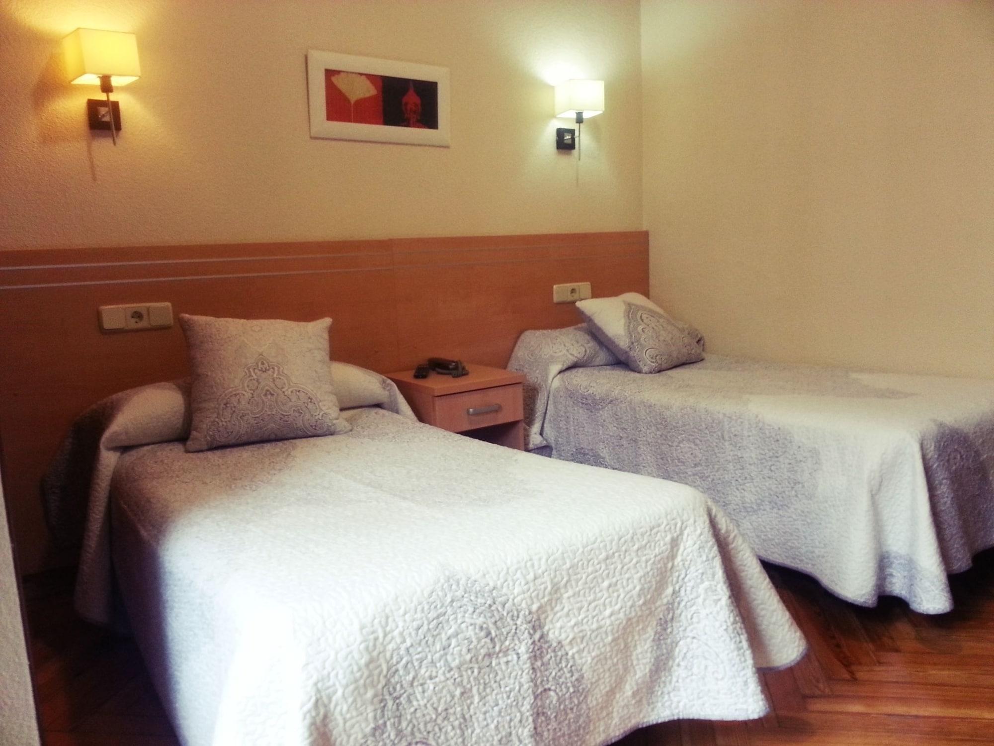 Hostal Avenida Madrid Exteriör bild