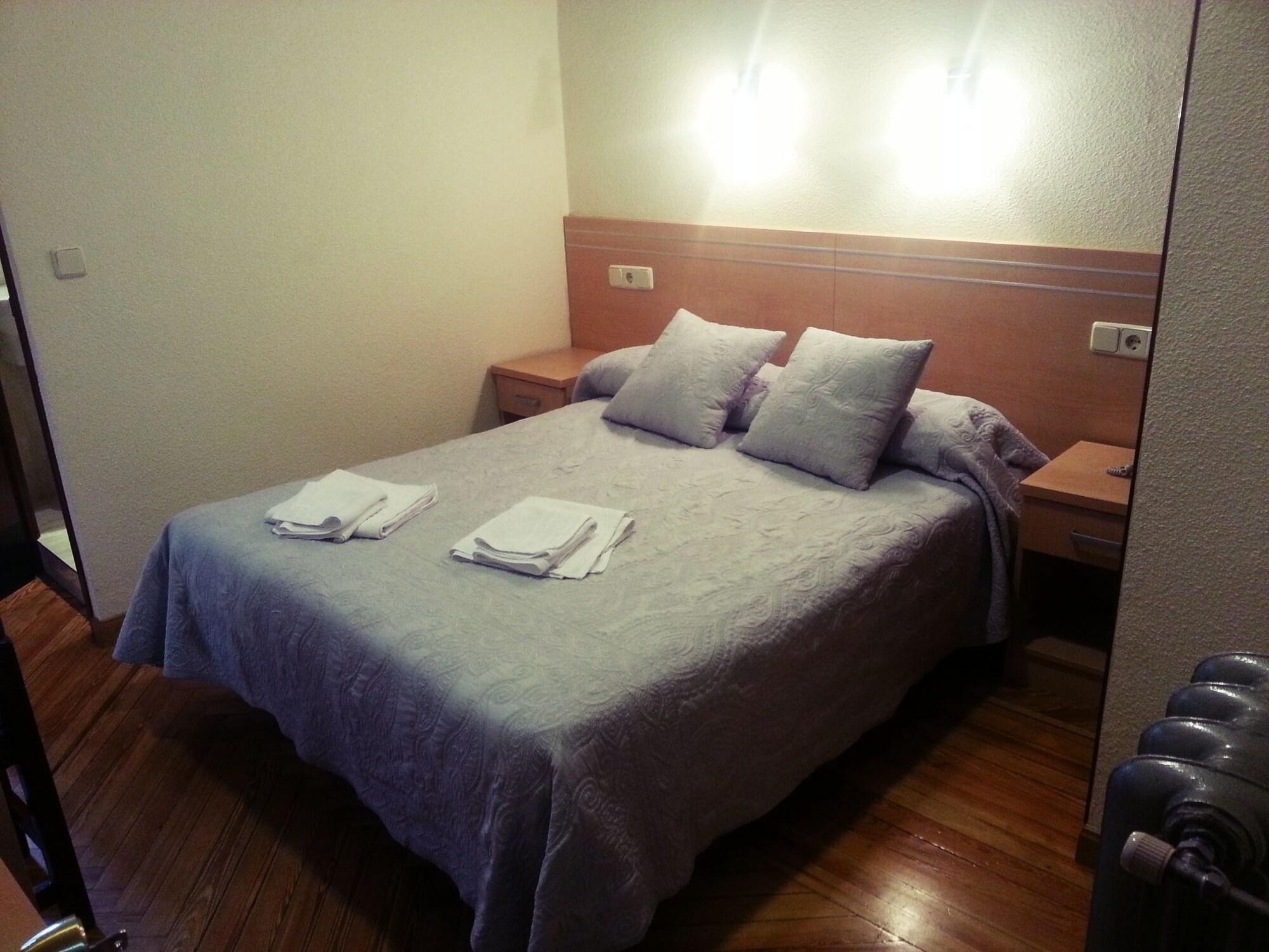 Hostal Avenida Madrid Exteriör bild