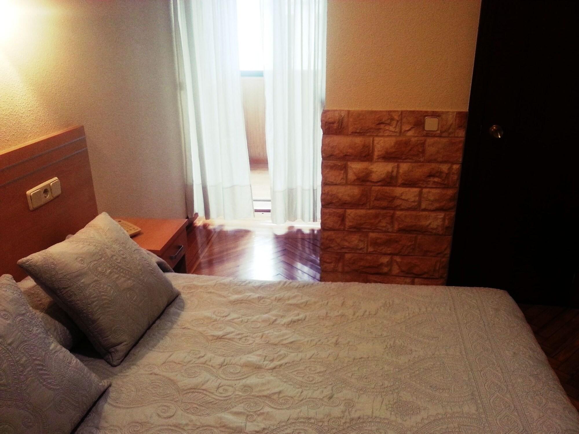 Hostal Avenida Madrid Exteriör bild