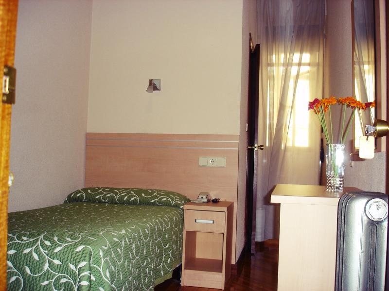 Hostal Avenida Madrid Exteriör bild